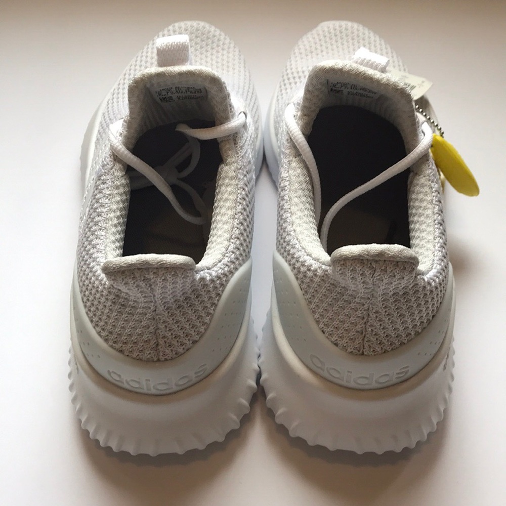 Women’s Adidas Cloudfoam Ultimate Sneakers - Picture 4 of 5